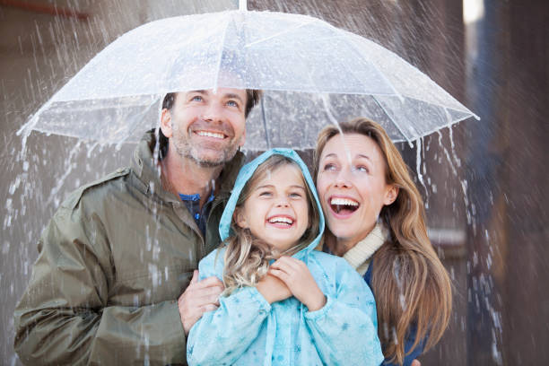 Ideas para un domingo lluvioso en familia sin liarla en casa